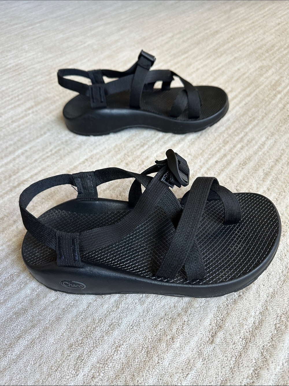 EUC Chaco Men's Z/2 Classic Sandals With Toe Loop Outdoor J105427W Black Size 10